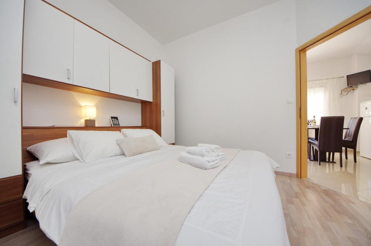 Apartmani Emili Sukošan Екстериор снимка