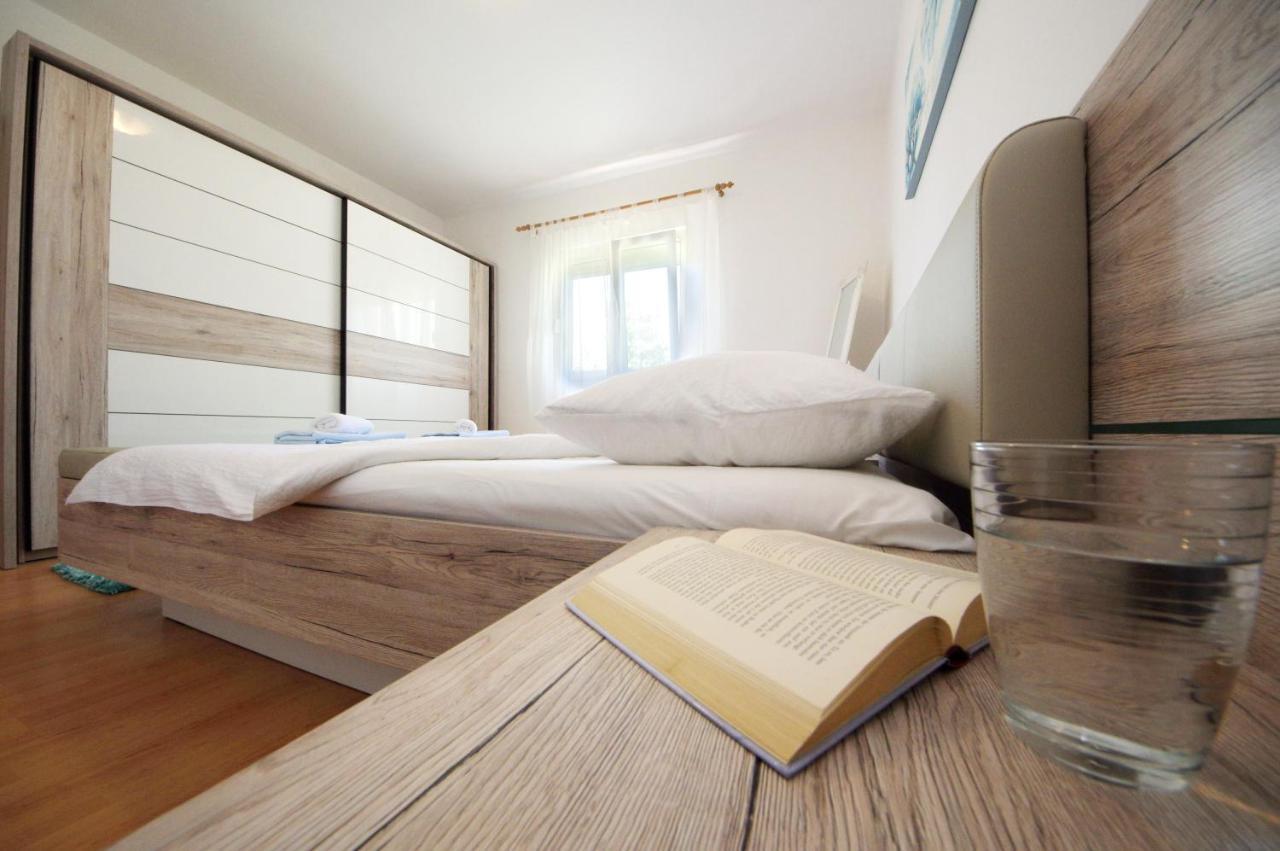 Apartmani Emili Sukošan Екстериор снимка