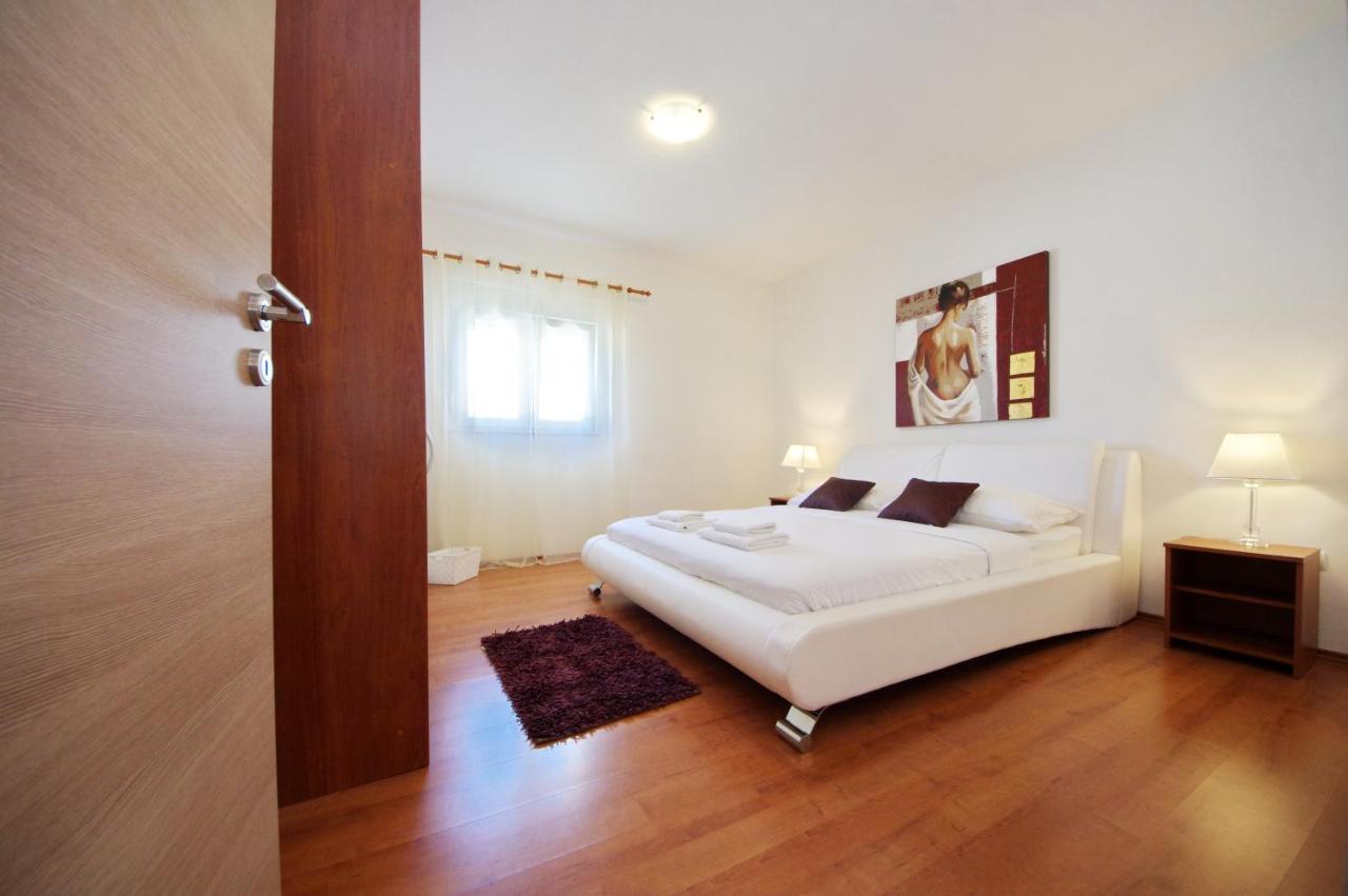 Apartmani Emili Sukošan Екстериор снимка