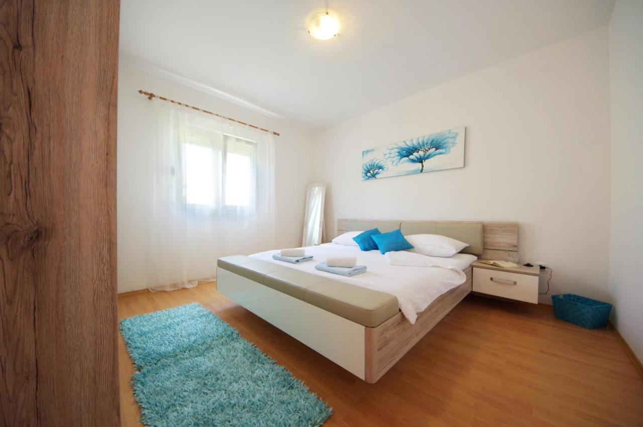 Apartmani Emili Sukošan Екстериор снимка