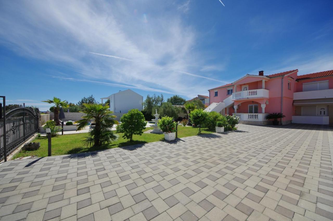 Apartmani Emili Sukošan Екстериор снимка