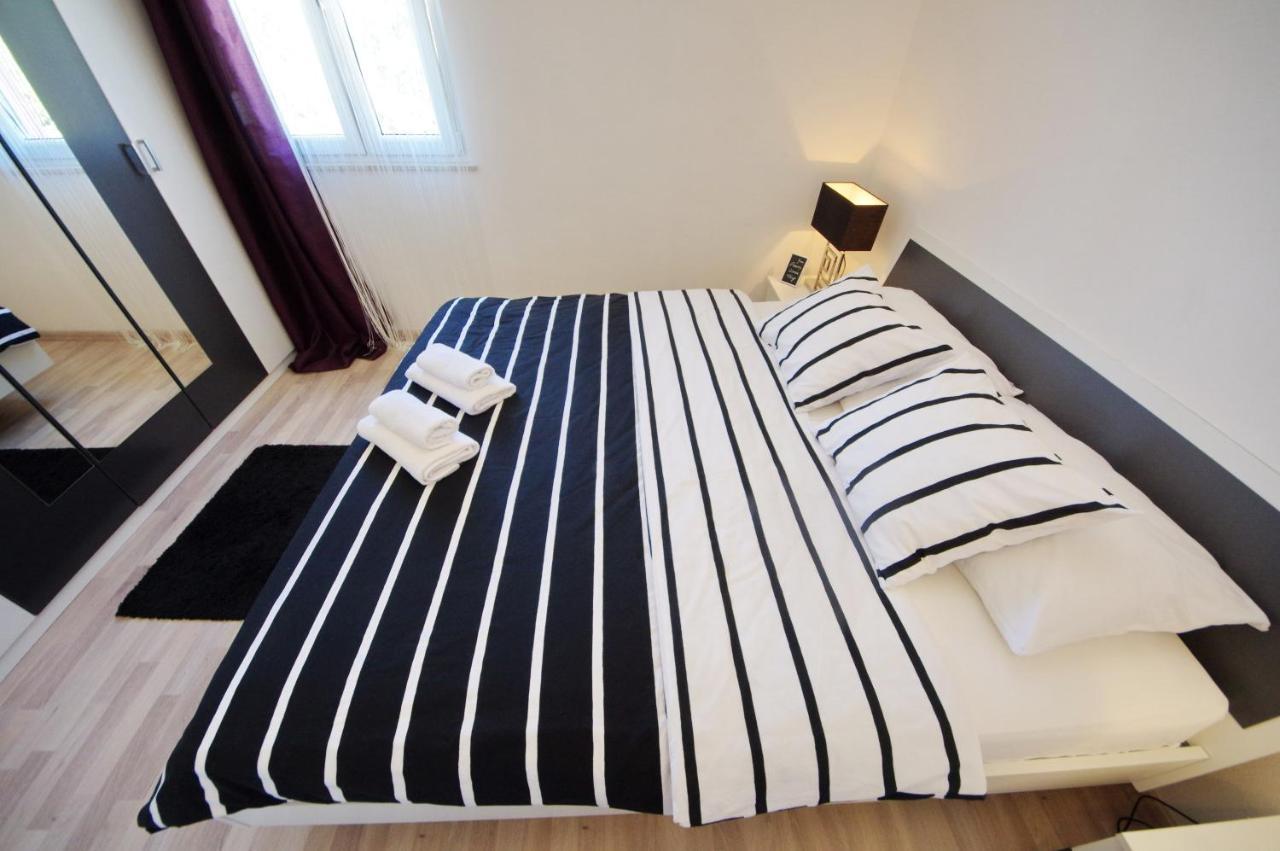 Apartmani Emili Sukošan Екстериор снимка
